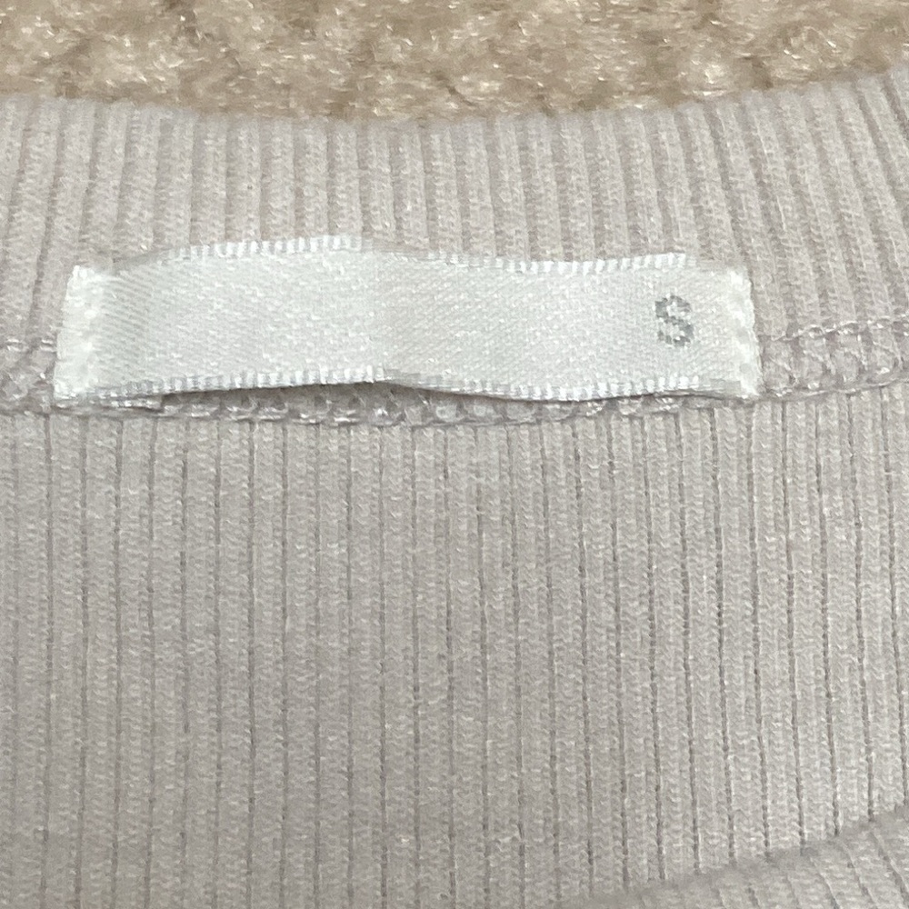 GU Ribbed Cropped Tank Top Beige - Picture 4 of 5